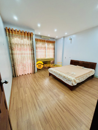 Bán nhà 3 tầng mặt đường đình ấm, khai quang, vĩnh yên. dt 90m2 4 ngủ