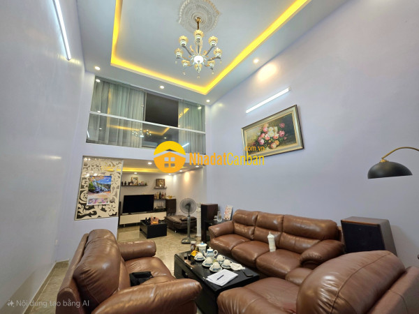 Ô tô đỗ cửa sổ nở hậu kinh doanh sầm uất tiềm năng sinh lời cao