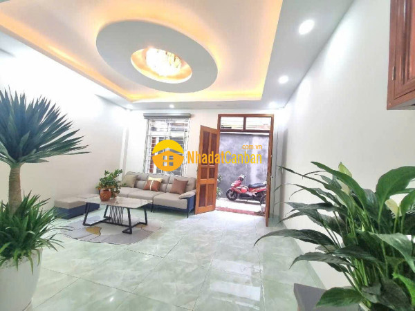 Chị lan bán nhà ngõ 902 kim giang cạnh kđt linh đàm 35m2x4t chỉ 6.x tỷ. lh 0989626116