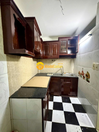 Quận 10 lý thái tổ 4 tầng 3pn 4wc chỉ 4... tỷ.