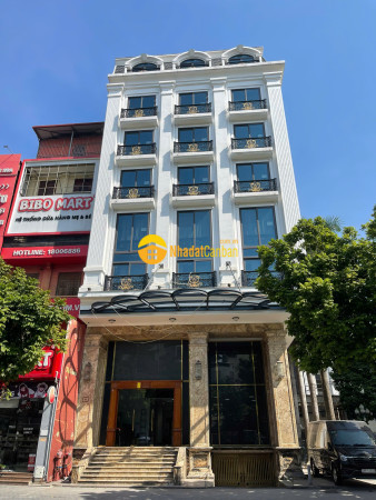 Bán toà khách sạn 9 tầng mặt phố nguyễn hoàng. dt 240m2, mt 10m. lô góc 3 mặt tiền. giá 180 tỷ